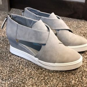 Wedge sneakers